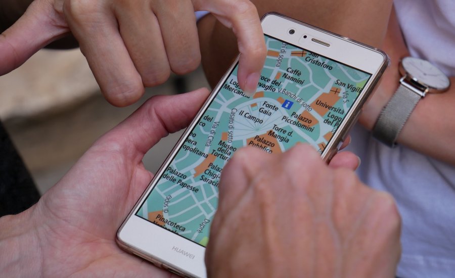 mapa na smartfonie